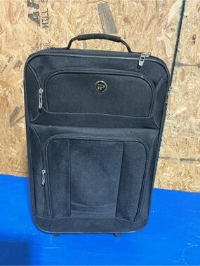 Black Carry-On Spinner Suitcase - Unbranded IP USed
